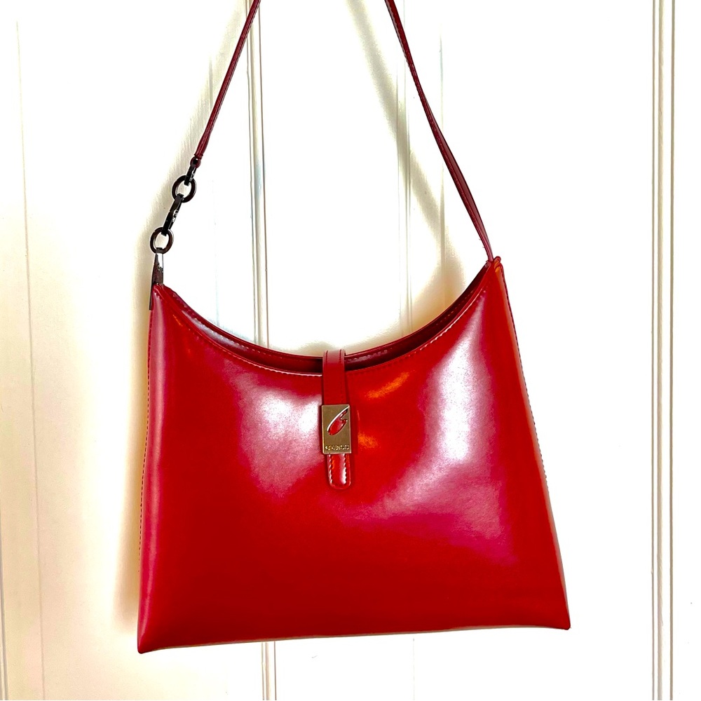 Cute little Guess bag in EUC oxblood red with gunmetal finishing